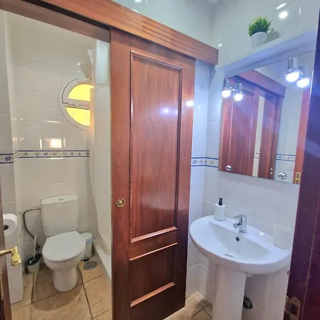 Daire Spacious Independent Next The Airport - Sea *