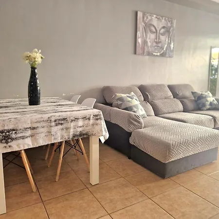 Spacious Independent Next The Airport - Sea Daire