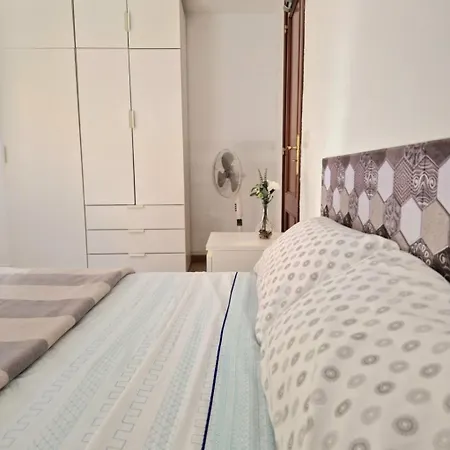 Spacious Independent Next The Airport - Sea *