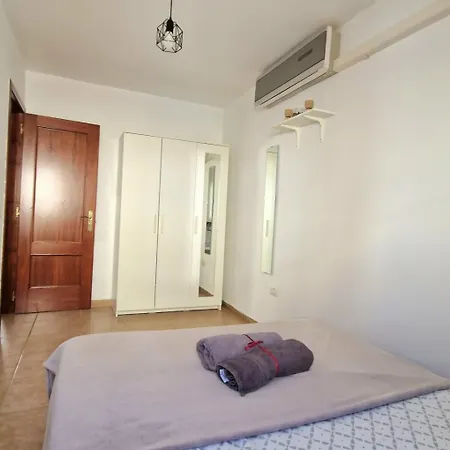 Spacious Independent Next The Airport - Sea Апартаменты Сан-Исидро