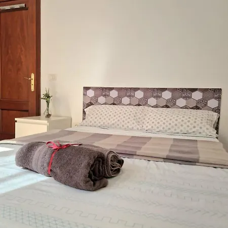 Daire Spacious Independent Next The Airport - Sea *