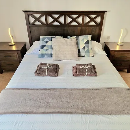 Spacious Independent Next The Airport - Sea Апартаменты